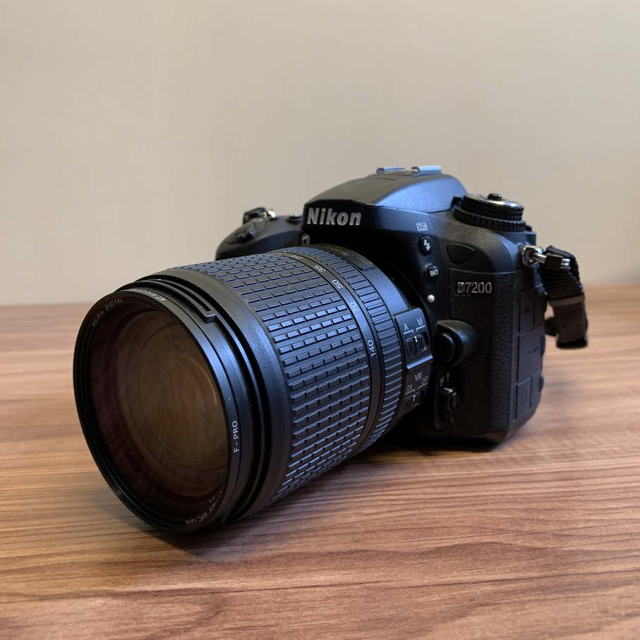 تصویر  دوربین نیکون Nikon D7200 لنز 18-140 درحدنو + لوازم